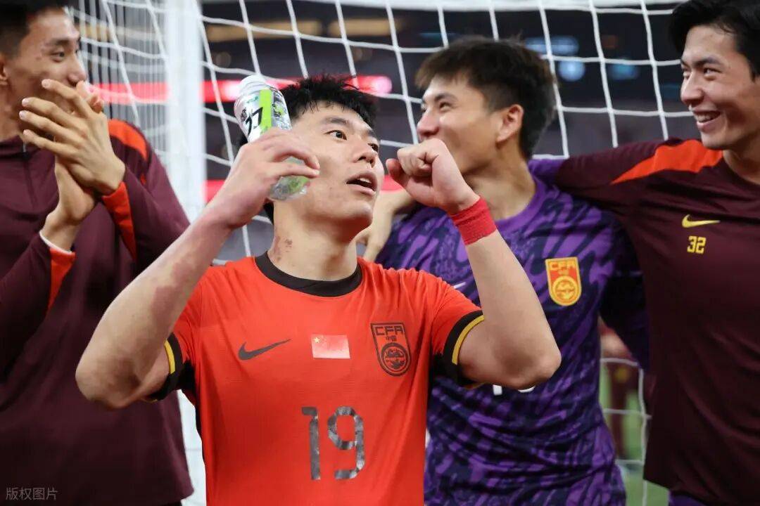 赛后密尔沃基雄鹿手感冰凉：法国杯节点到来，球迷炸锅，团队化学反应显著(密尔沃基雄鹿vs爵士)