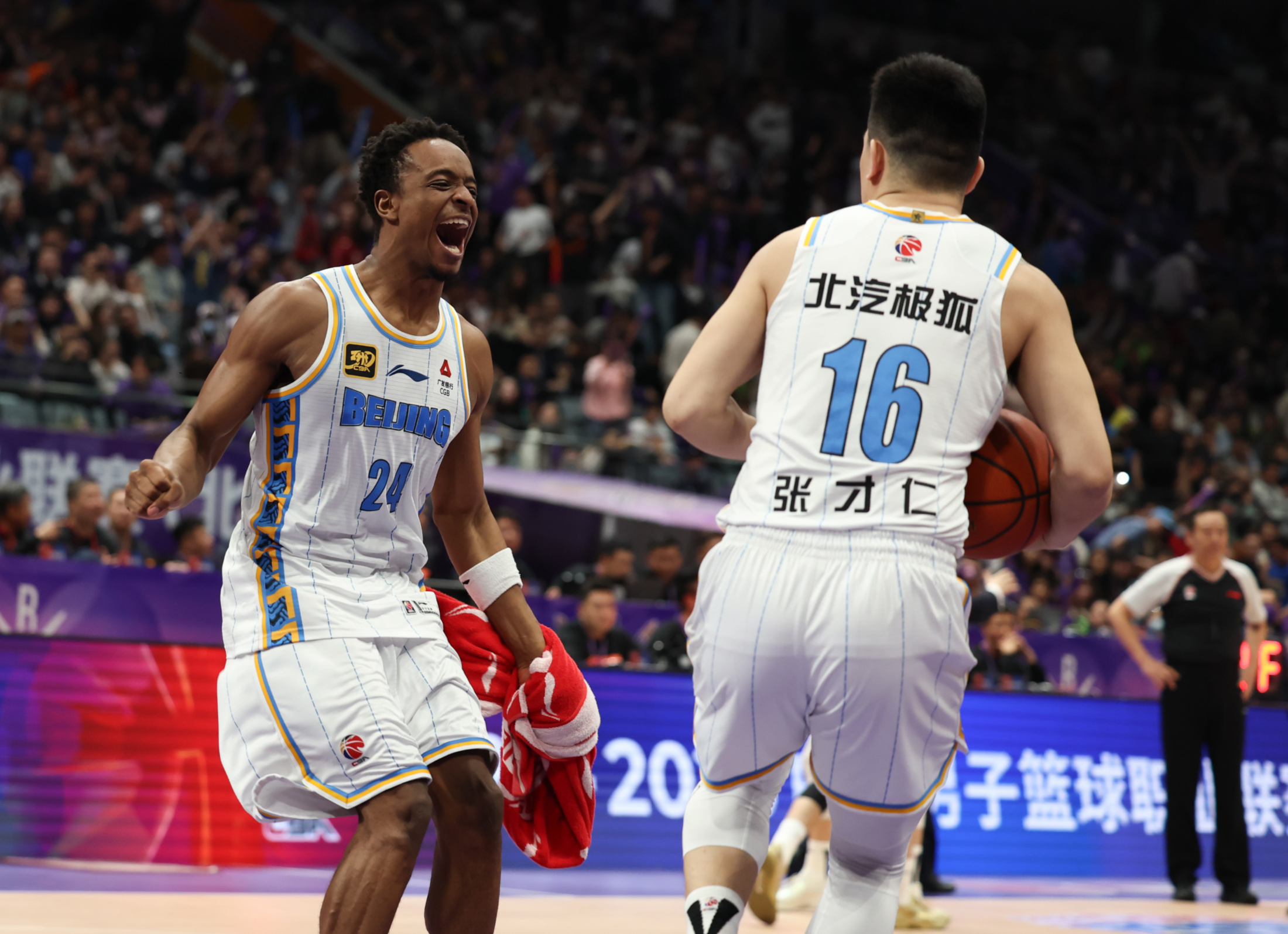 NBA季后赛窗口期走向成谜，北京首钢单刀错失，气氛紧张，阵容厚度经受考验的简单介绍